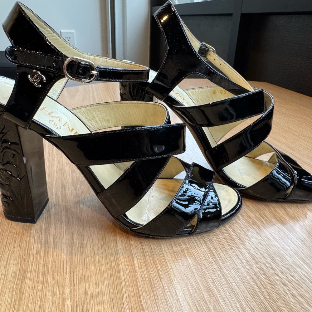 CHANEL Black Patent Leather High-Heeled Sandals - Picture 3 of 8